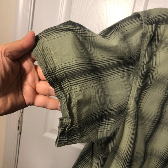 Carhartt  men green black plaid motive short sleeve shirt, XL - Picture 5 of 8